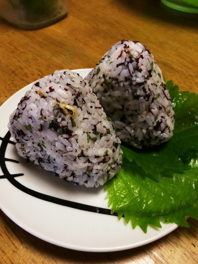 紫蘇ジュースの葉で♡ゆかりふりかけの画像