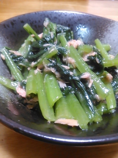 レンジで簡単！！小松菜とツナの辛子和えの画像