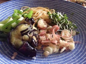 冷やし全粒粉パスタの和風ミョウガ添え