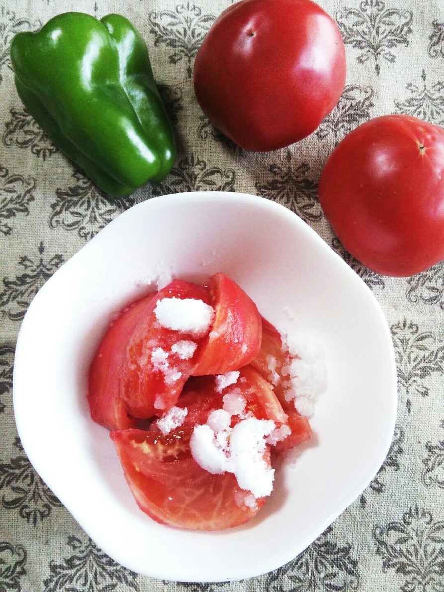 母の懐かしい夏の定番～トマトの砂糖がけの画像
