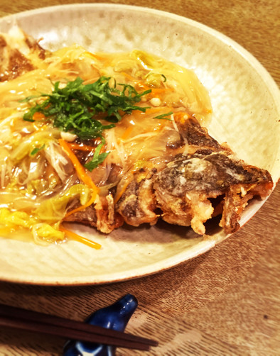 カレイ(魚)の唐揚げと甘酢あんかけの写真