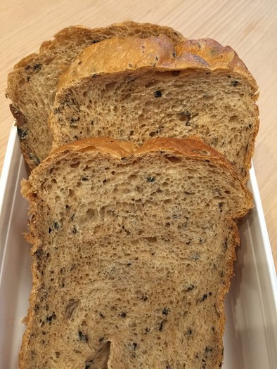 市販の黒豆で⭐️しっとり黒豆きな粉食パンの写真