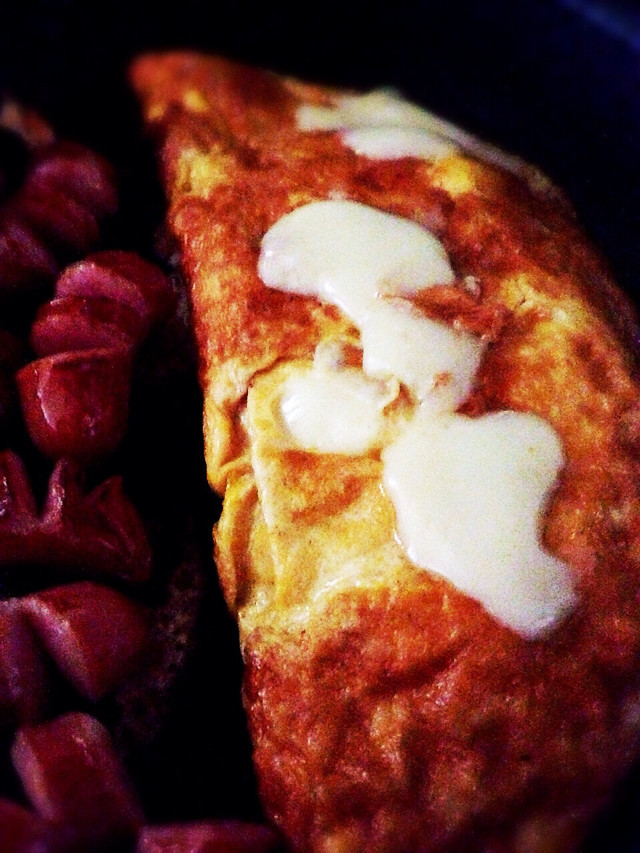 朝ごはん！冷凍ポテトとチーズのオムレツの画像