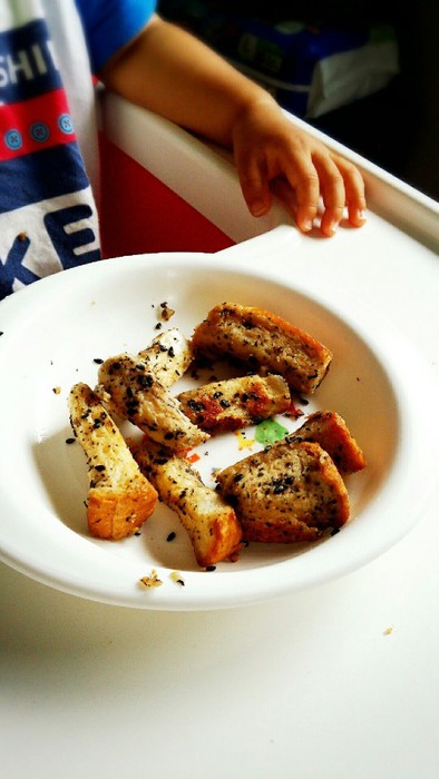 【離乳食中期】豆乳黒きなこトースト♡の写真