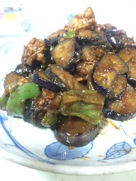 赤ワインに合う。茄子と豚肉の赤味噌炒め
