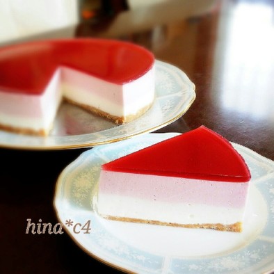 簡単♪３色ラズベリーレアヨーグルトケーキの写真