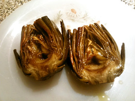 香ばしい♪アーティチョークの蒸し焼き
