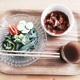 ざる蕎麦にカレーつけダレで夏をのりきる!
