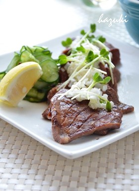 万能ねぎ塩レモンだれで♪牛タン焼き