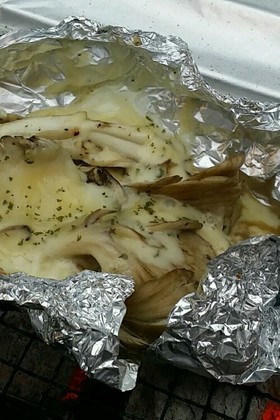BBQでまいたけチーズのホイル焼き