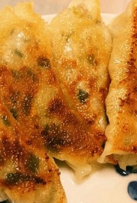 ジュワッと肉汁⭐皮パリパリ餃子