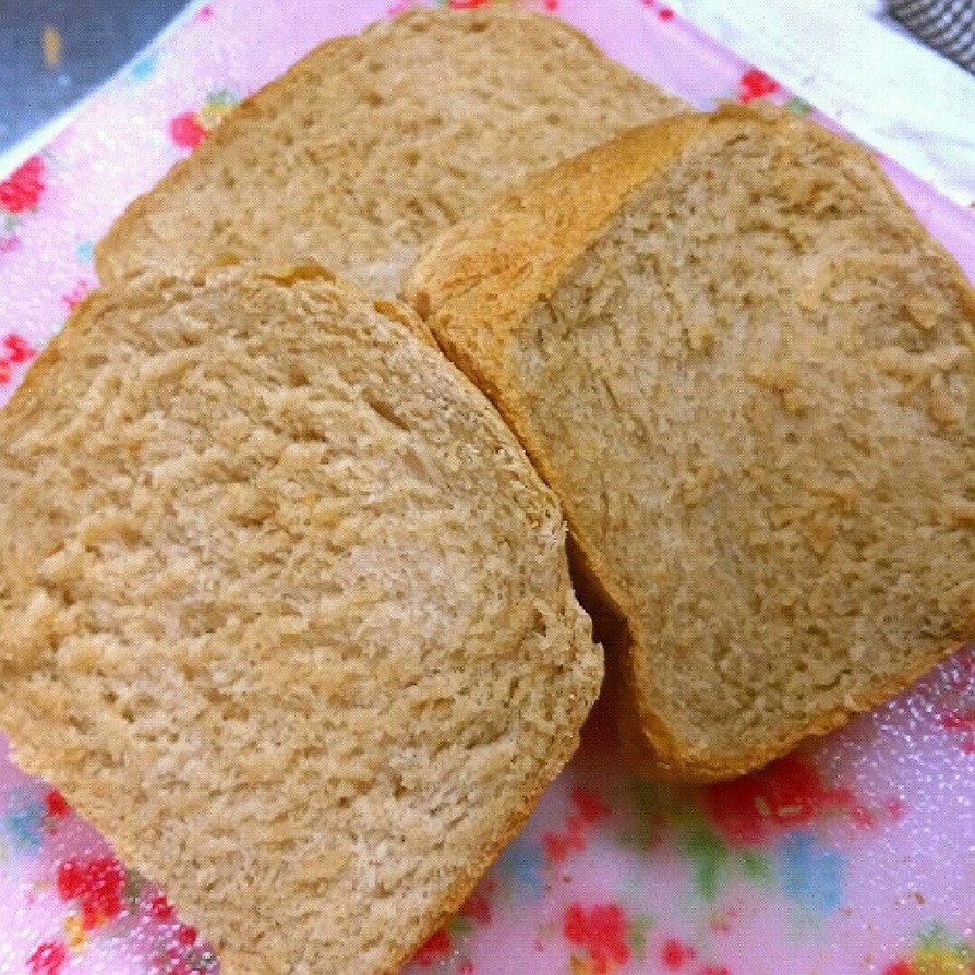 レーズン酵母の元種で天然酵母の玄米食パンの画像