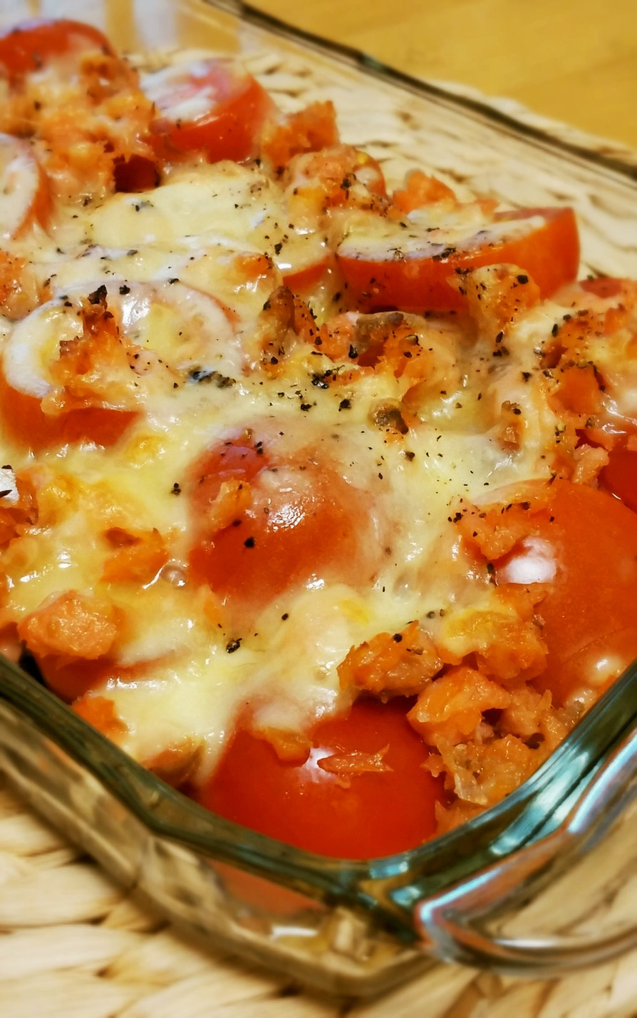 ナス・トマト・鮭フレークのチーズ焼きの画像