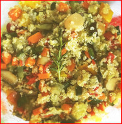 キヌアとゴロゴロお野菜のホットサラダの写真