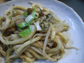 つぶし牡蠣入り焼きうどん