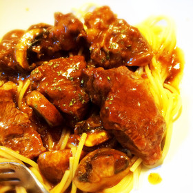 炊飯器で簡単!牛ほほ肉の贅沢パスタ