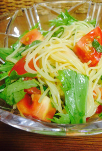 サラスパで水菜、トマトの冷製和風パスタ