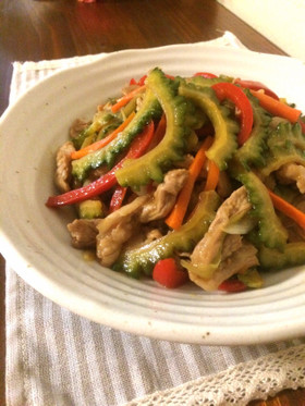 夏におすすめ*ゴーヤ&豚肉の青椒肉絲