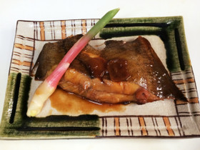 今日の朝ごはん献立(カレイの煮付け)