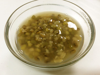 甘い緑豆のスープの写真