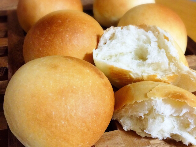 初心者さんでも大丈夫 基本の手ごねパン レシピ 作り方 By Yukki クックパッド 簡単おいしいみんなのレシピが363万品