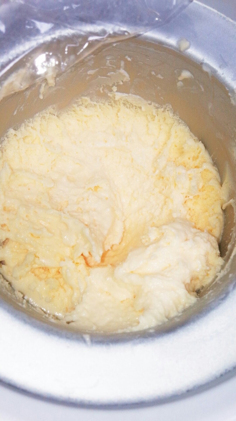 アイスクリームメーカーでバニラアイスの画像