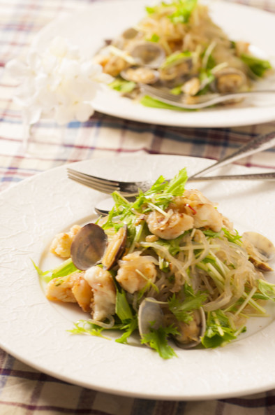 魚介と水菜の和風ゼンパスタぺペロンチーノの写真