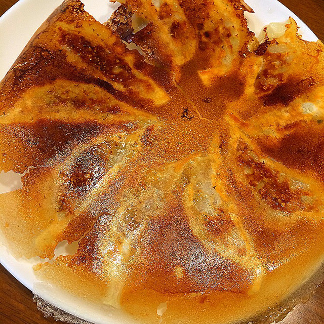 羽根つき餃子の焼き方 レシピ 作り方 By ばぁばまんま クックパッド 簡単おいしいみんなのレシピが361万品