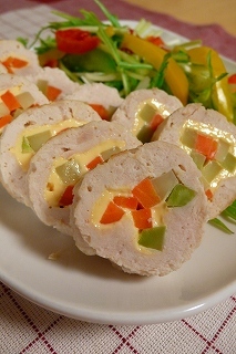 鶏ひき肉の野菜チーズロールの画像