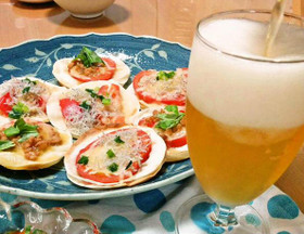 簡単つまみ・餃子の皮のパリパリトマトピザ