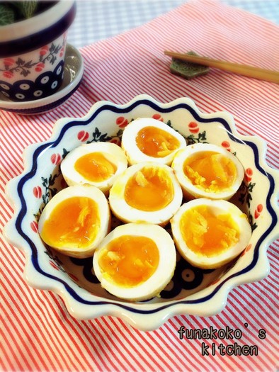 怪味ソース漬けの半熟卵の写真