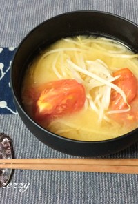 簡単！和食。もやしとトマトのお味噌汁。