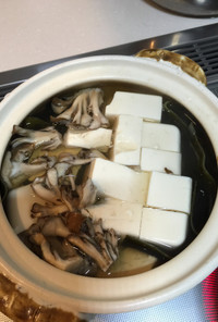 昆布を食べる湯豆腐