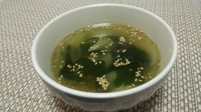 簡単☆わかめと玉ねぎの中華風スープの写真