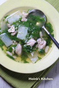 大根と鶏肉の香菜(パクチー)スープ