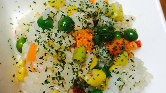 簡単混ぜるだけガーリックピラフ レシピ 作り方 By ゆのkitchen クックパッド
