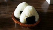 ありそーでなかった!!ツナ梅のおにぎりの写真