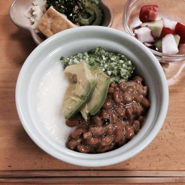 山芋オクラ納豆…三色ネバネバ丼+アボカドの画像