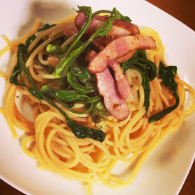 コシアブラとベーコンとトマトのスパゲティ