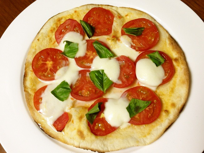 なめらか塩トマトでピザの画像