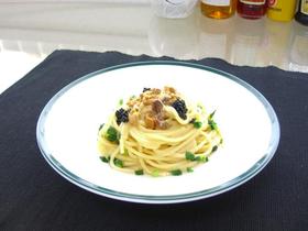 瓶詰め粒ウニを使ったクリームパスタ