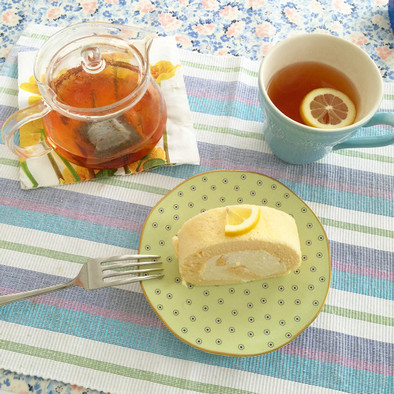 瀬戸内海のレモンロールケーキの写真