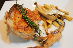 オリーブオイルで鶏肉のコンフィ