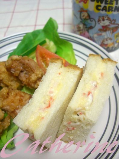カニカマ＆ポテトのサンドイッチ　の写真