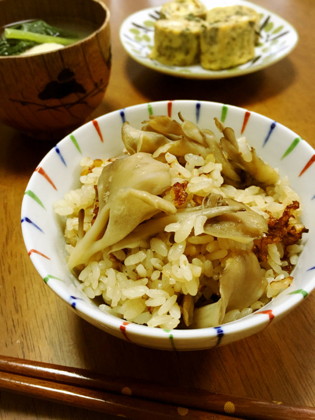 醤油麹で舞茸の炊き込みご飯の画像