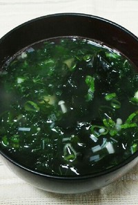 モロヘイヤとわかめの中華スープ