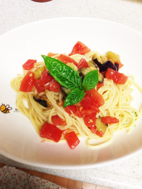 簡単☆トマトと茄子の冷たいパスタ