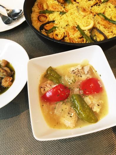 スペイン料理〜鶏肉の白ワイン煮込み〜の写真