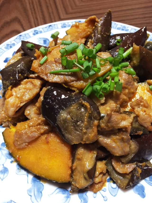 豚肉となすとかぼちゃの味噌ネーズ炒め by koRon1013 【クックパッド】 簡単おいしいみんなのレシピが357万品