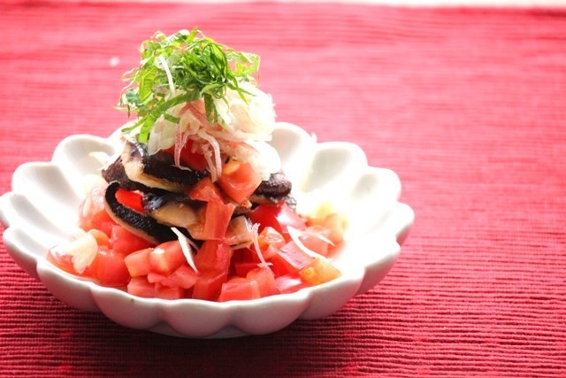 秋刀魚と椎茸とたたきトマトの画像